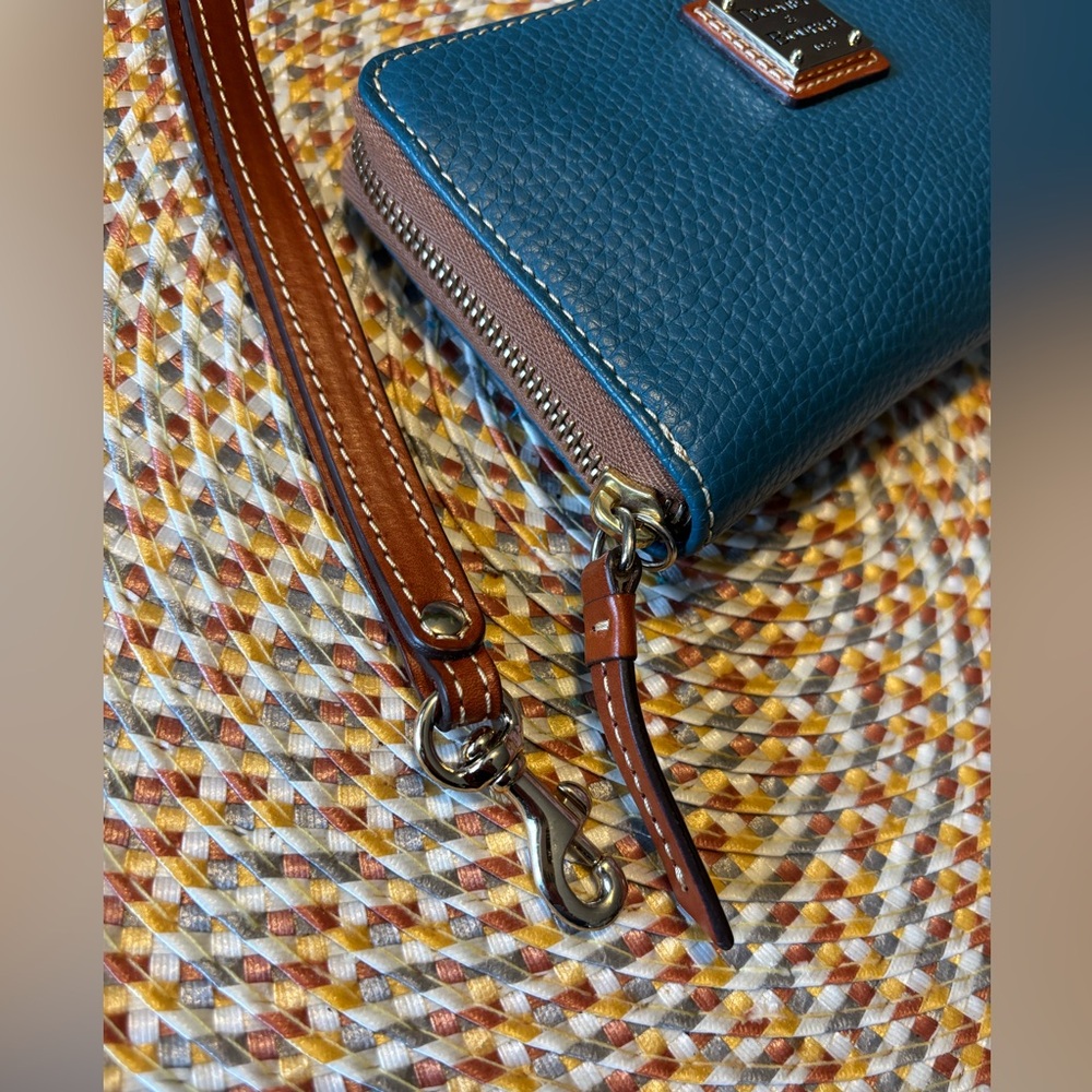 Dooney & Bourke Pebble Grain Leather Zip Around Wallet Medium - Picture 14 of 14